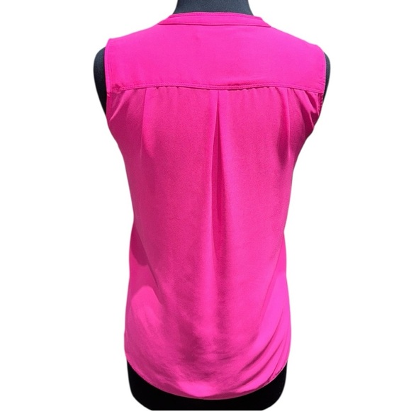 Banana Republic Fuchsia Sleeveless Blouse XS Split Neck Tank Workwear Chic - Picture 3 of 4